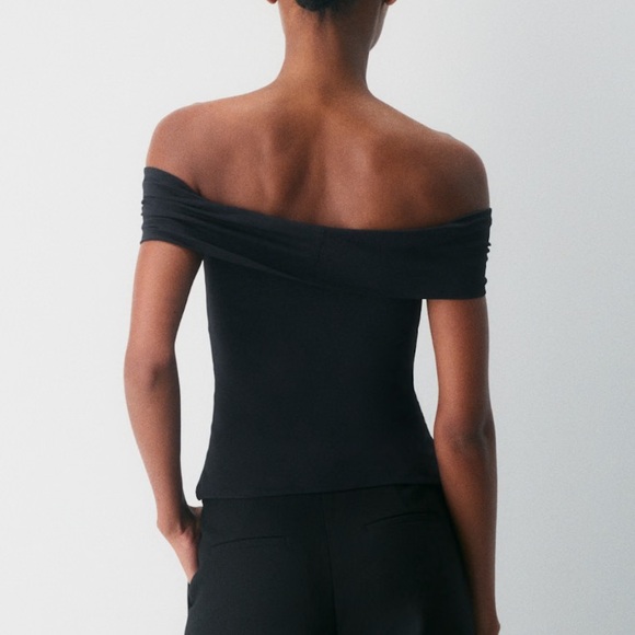 Aritzia Original Contour Twist Off-shoulder Top - Picture 3 of 6